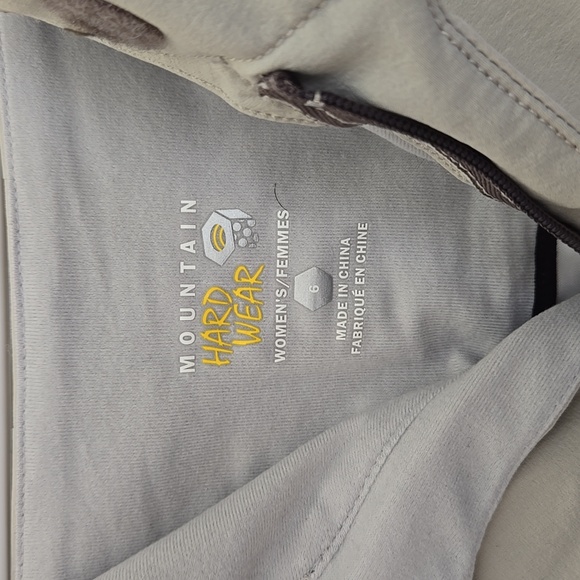 Mountain Hardwear Hiking Shorts - Picture 6 of 6